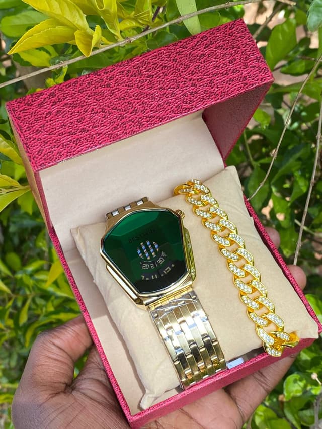 ♨️🎆NEW ARRIVALS 🎆♨️
BESTWIN CREATIVE WATCH X BRACELET ❤️‍🔥🔥